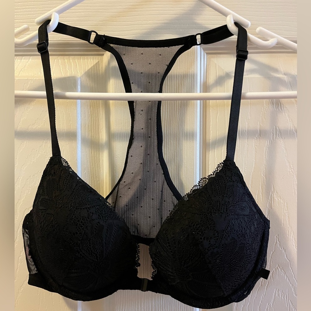 Victoria’s Secret Front close halter push up bra